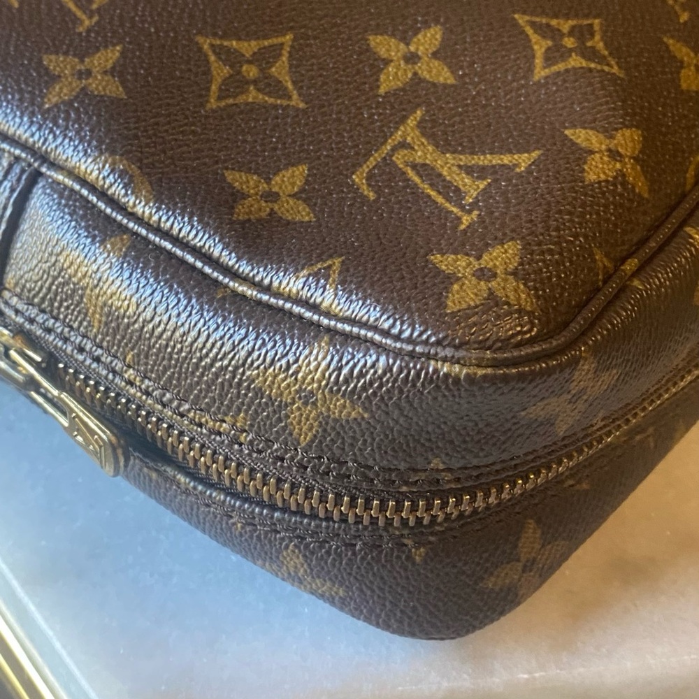 23 Louis Vuitton Monogram Canvas Trousse de Toilette Pouch - Picture 9 of 15